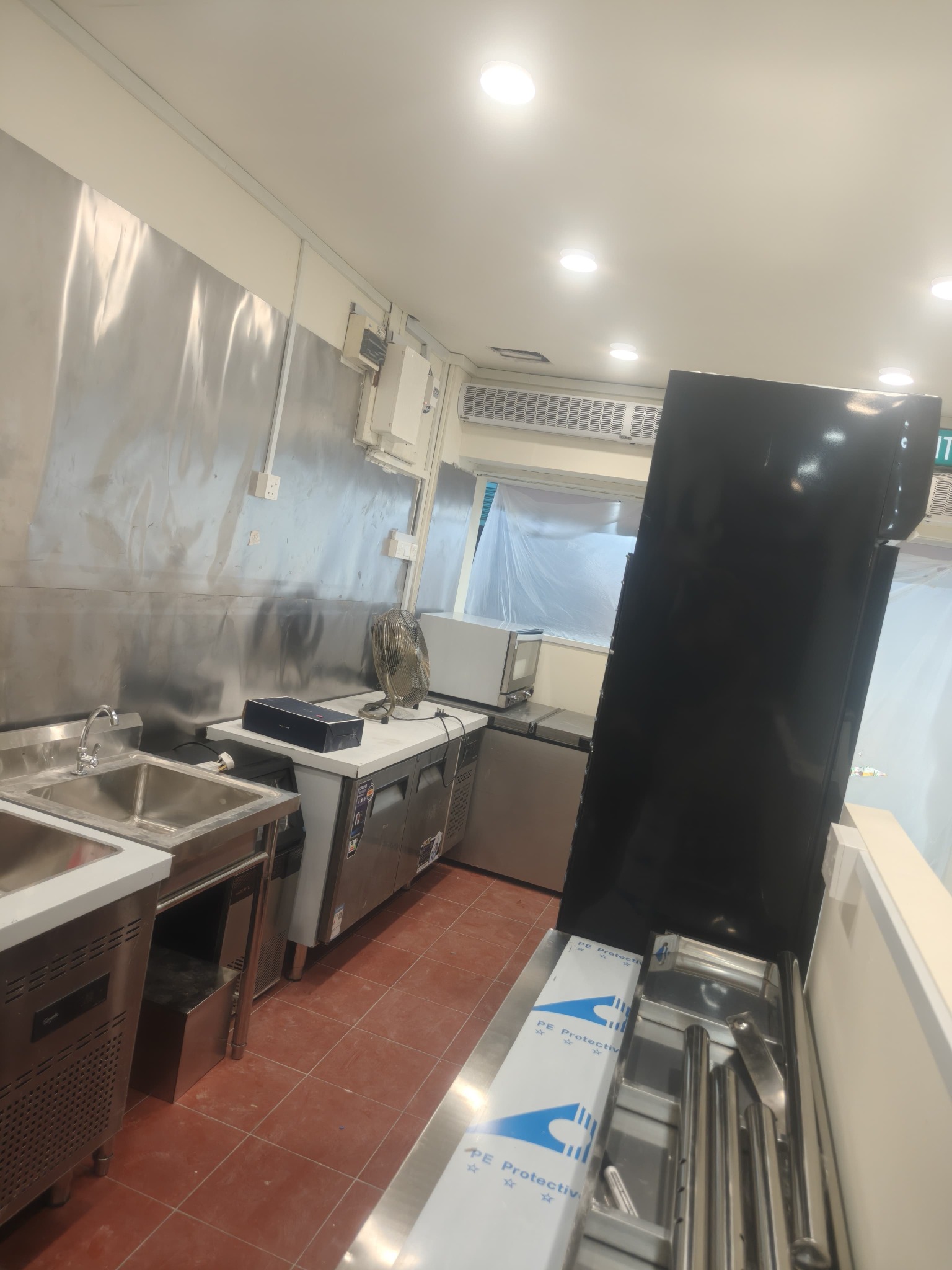 Commercial kitchen machinery supplied for the cafe