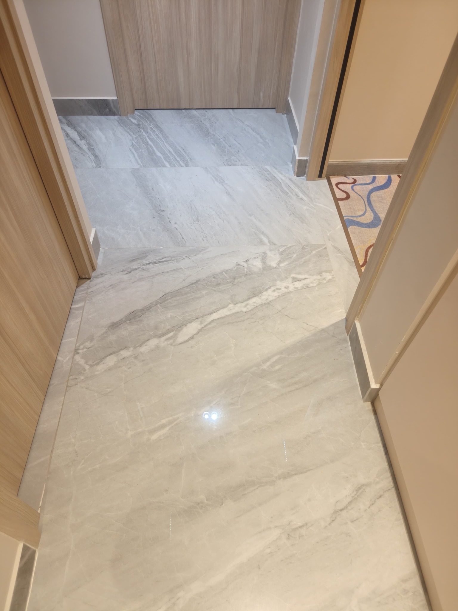 Completed service apartment marble-look flooring
